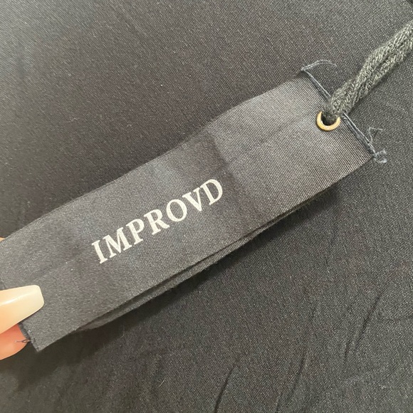 Blouse - Picture 2 of 3